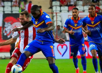 Göztepe, yeni sezona 1 puanla başladı