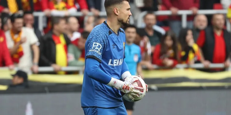 Göztepe, 2 transferde sona geldi