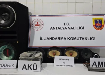 Ses sistemi çalan 4 şüpheli tutuklandı