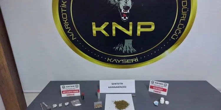 Uyuşturucu tacirlerine geçit yok: 9 gözaltı