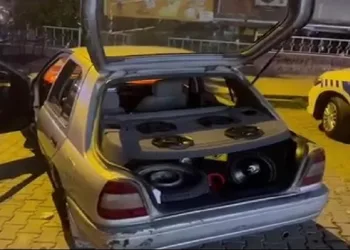 Denizli’de abartı egzoz ve yüksek sesli müzik yayını yapan araçlara ceza yağdı