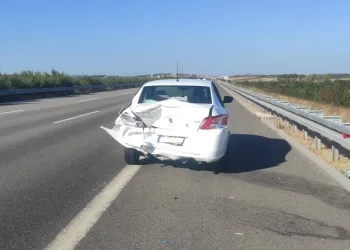 Karacabey’de iki otomobil çarpıştı: 2’si çocuk 4 yaralı
