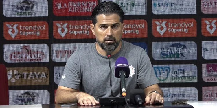 Çaykur Rizespor Teknik Direktörü İlhan Palut: “Ligin ilk maçları hiçbir şekilde kolay değil”