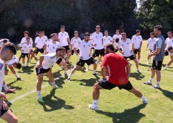 Altay’da oyuncular sağlık kontrolüne girmedi