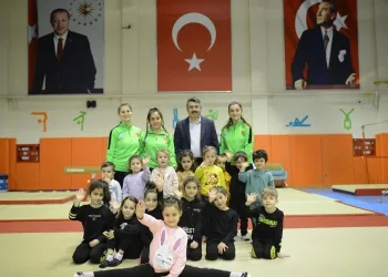 Yıldırımlı miniklere cimnastik eğitimi