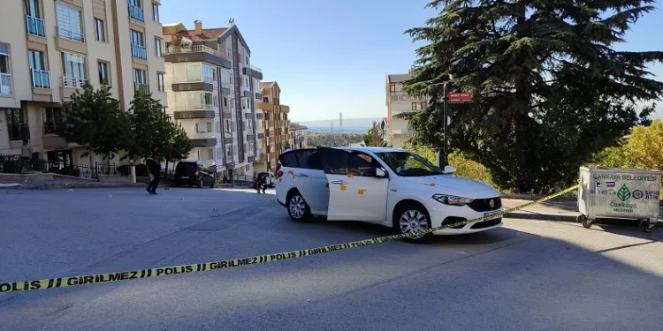 Ankara’da güpegündüz araç kurşunlandı