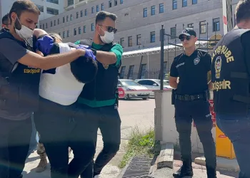 Bıçakla 5 kişiyi yaralayan saldırgan tutuklandı