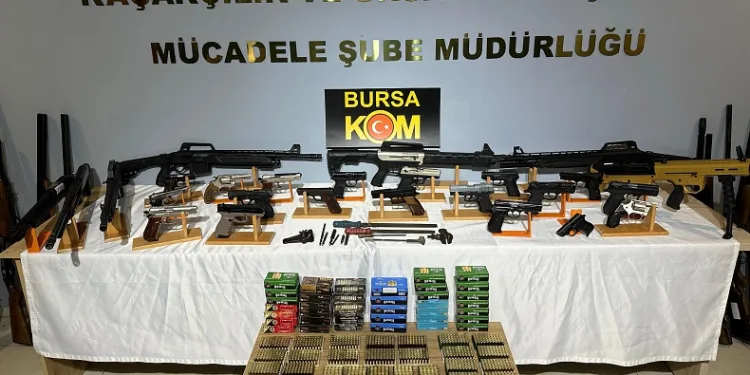 Bursa’da nefes kesen tefeci ve ruhsatsız silah operasyonu