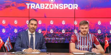 Trabzonspor, Arseniy Batagov için imza töreni düzenledi