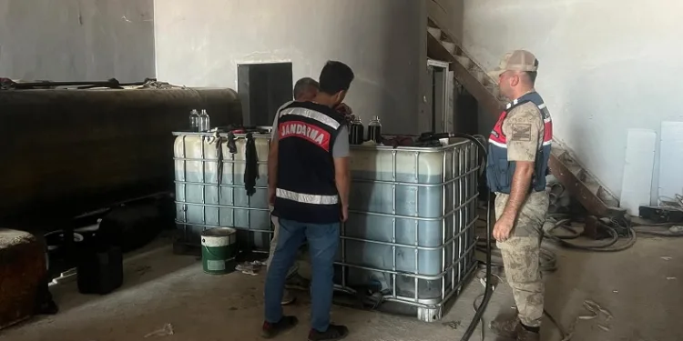Şanlıurfa’da 6 bin 400 litre kaçak akaryakıt ele geçirildi