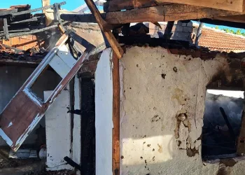 Elektrikli bisikletin şarj olan bataryası patladı
