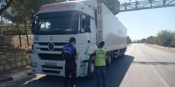 Büyükşehir ekipleri kayıt dışıyla mücadelesini sürdürüyor