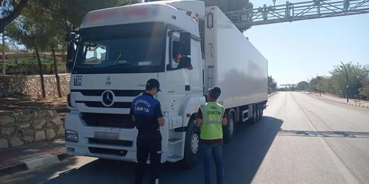 Büyükşehir ekipleri kayıt dışıyla mücadelesini sürdürüyor