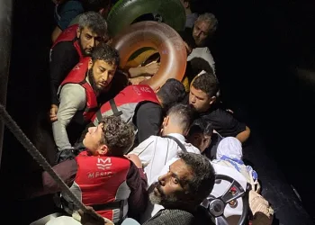 Fethiye’de 17 düzensiz göçmen ve bir göçmen kaçakçılığı şüphelisi yakalandı