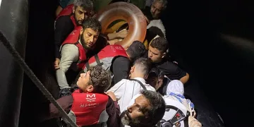 Fethiye’de 17 düzensiz göçmen ve bir göçmen kaçakçılığı şüphelisi yakalandı