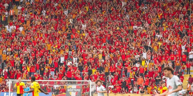 Göztepe-Fenerbahçe maçını Kadir Sağlam yönetecek