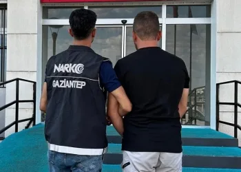 10 yıl 2 ay hapis cezası olan hırsızlık şüphelisi yakalandı