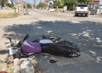 Devrilen motosikletin sürücüsü yaralandı