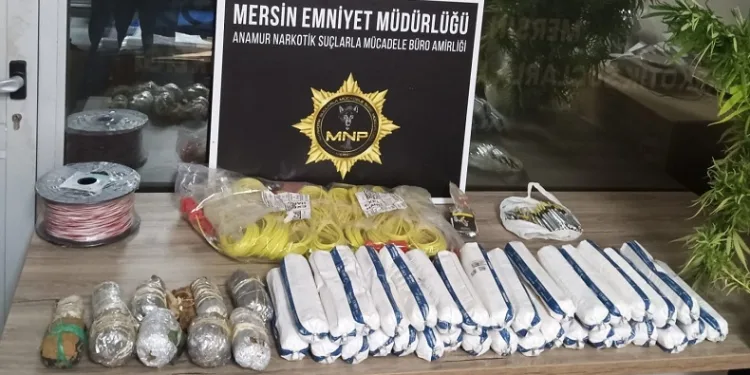 19 kilo dinamit ve uyuşturucu ele geçirildi