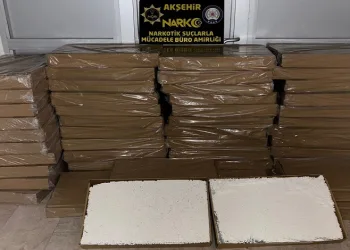250 bin adet doldurulmuş kaçak sigara ele geçirildi