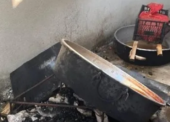 Bursa’da kaynar salça kazanı devrildi, 4 kişi yaralandı