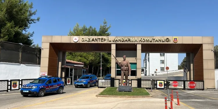 18 vatandaşı 2 Milyon TL dolandıran 4 şüpheli yakalandı
