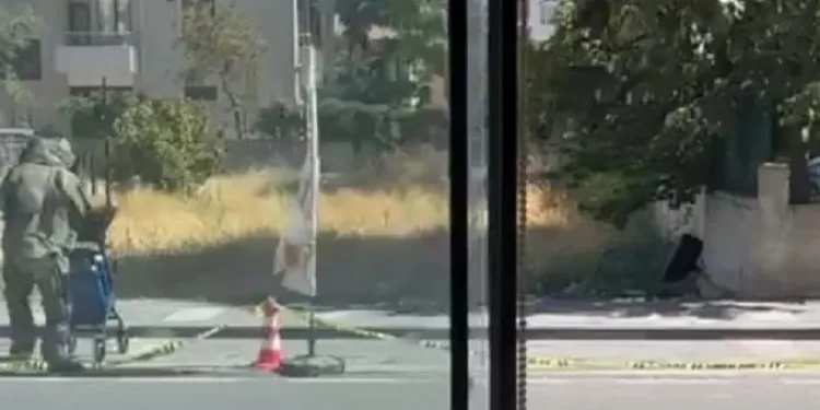 Sahipsiz çanta fünye ile patlatıldı