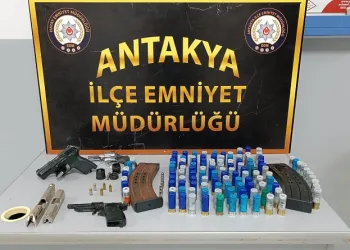 3 şahsın üzerinden adeta cephanelik çıktı