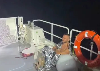 Düzensiz göçmen Datça’daki ıssız koyda tek başına yakalandı