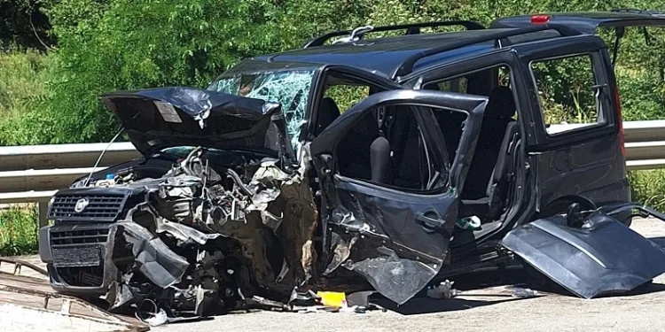 Giresun’daki trafik kazasında yaralanan 9 kişinin hayati tehlikesi bulunuyor