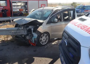 Bariyere ok gibi saplandı: 2 ölü, 4 yaralı
