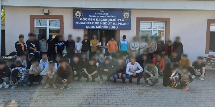 Kırklareli’nde kamyon dolusu kaçak yakalandı