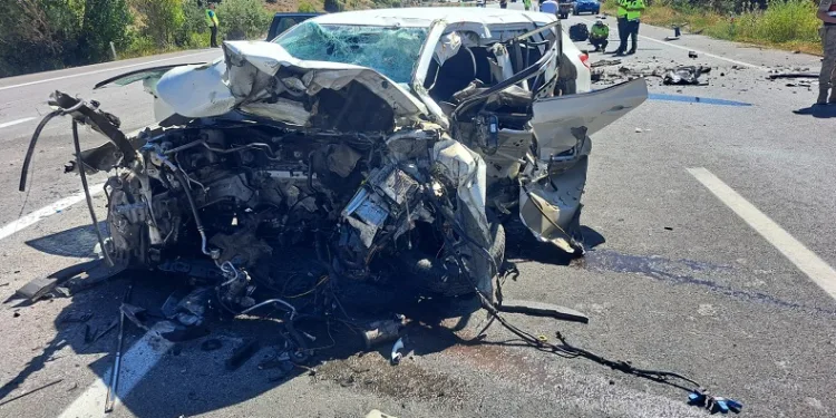 Feci trafik kazasında 3 kişi öldü, 4 kişi yaralıandı