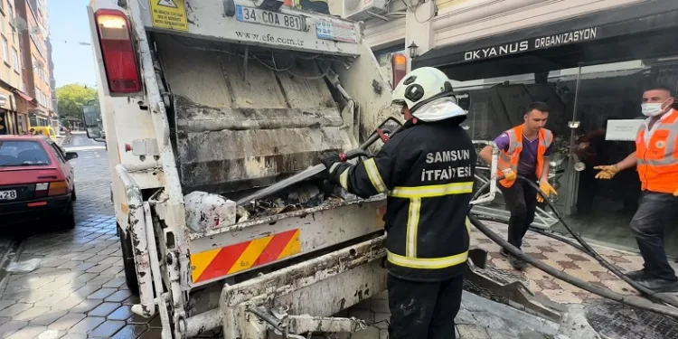 Çöpe atılan kül, çöp kamyonunu tutuşturdu