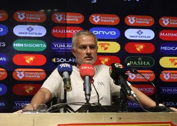 Jose Mourinho: “Türk futboluna adapte olmam gerekiyor”