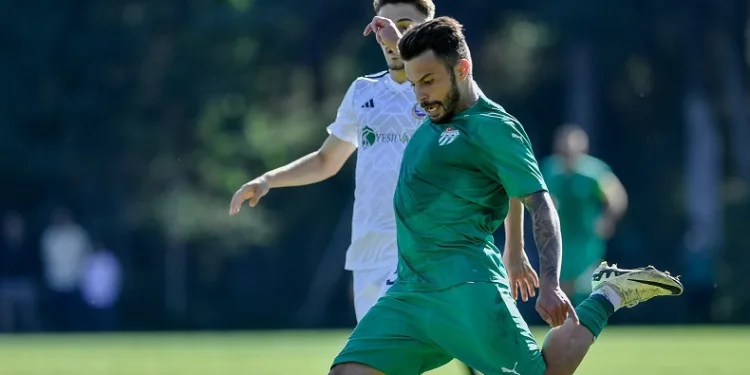 Bursaspor antrenman maçında Küçükçekmece Sinopspor’a yenildi