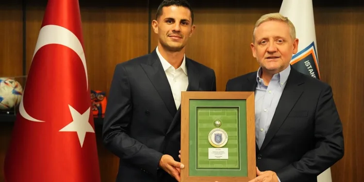 Başakşehir, Danijel Aleksic’i ağırladı