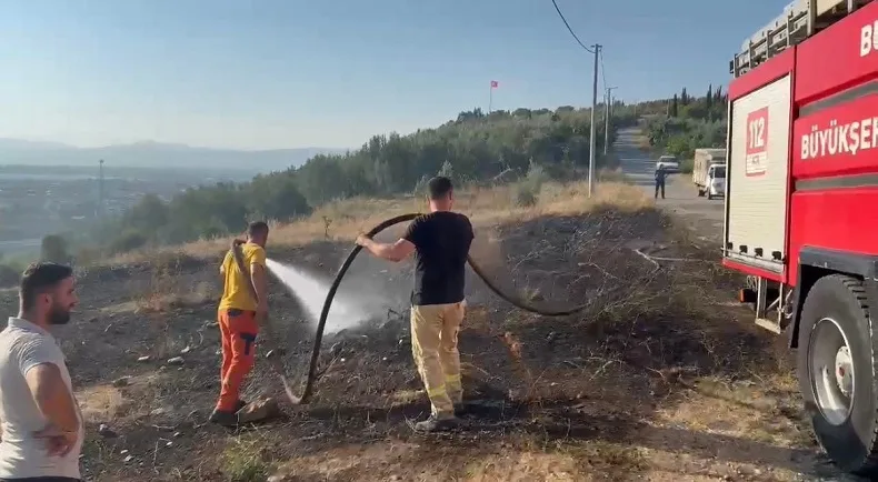 İznik’te çıkan yangın ormanlık alana sıçramadan söndürüldü