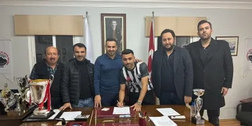 Aliağa FK, forvet bölgesine takviye yapıyor