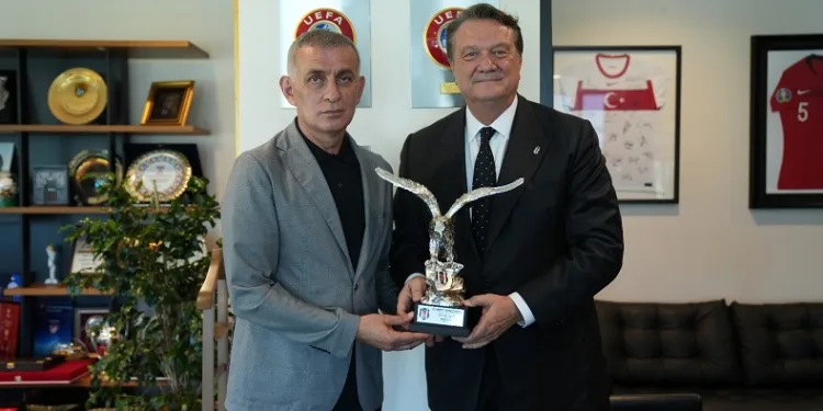 Beşiktaş Başkanı Hasan Arat, TFF Başkanı Hacıosmanoğlu’nu ziyaret etti