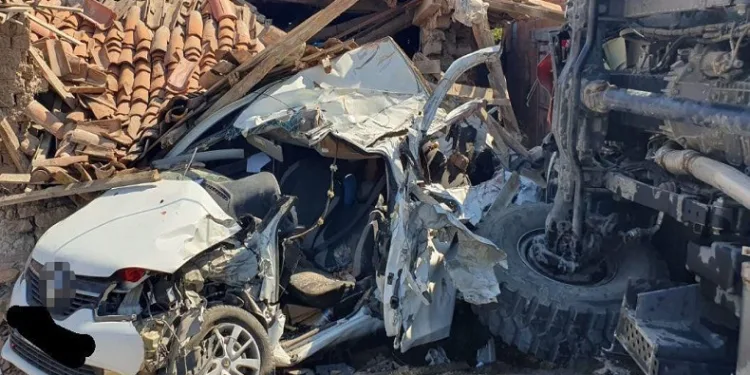 Yangına müdahaleye giden orman arazözü kazaya karıştı