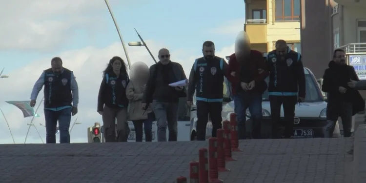 Kavgada 1 kişiyi bıçakla öldüren sanıklar hakim karşısında