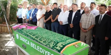 Fahrettin Altun teyzesinin cenaze törenine katıldı