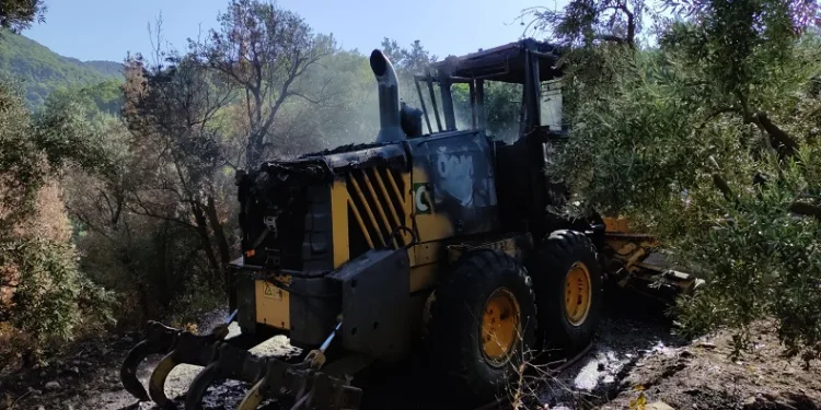 Bursa’da iş makinesi alevlere teslim oldu