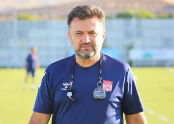 Sivasspor Teknik Direktörü Bülent Uygun’dan Manaj açıklaması: “Türkiye’deki kulüplerden ilgi var”