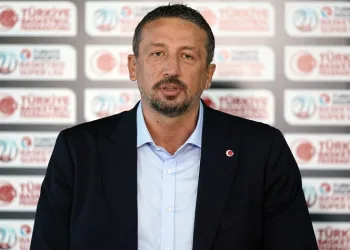 Hidayet Türkoğlu: “Avrupa’nın en büyük kupası, 2 Türk takımımız arasında İstanbul’da oynanacak”