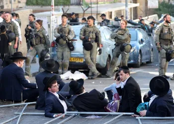 Batı Kudüs’te Haredilerin zorunlu askerlik protestosuna sert müdahale