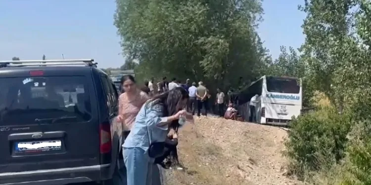 Yolcu otobüsü kaza yaptı: Yaralılar var