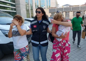 Samsun’da evden ziynet eşyası ve para çalan hırsızlar yakalandı