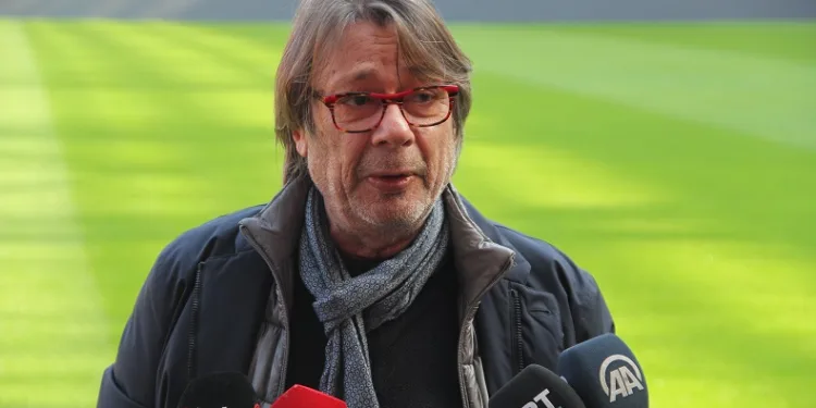 Mehmet Sepil: “Bir başkanın devre arasında kendi tribününe stadın içinden yürüyerek gittiğini ilk kez görüyorum”